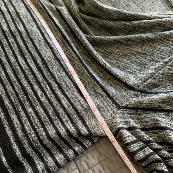 Brand new without tags Max Studio tunic sweater - Picture 3 of 5